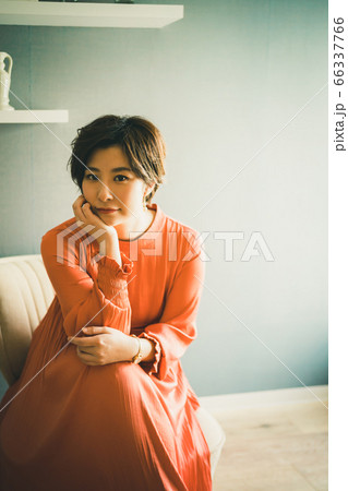 アラサー女子 66337766