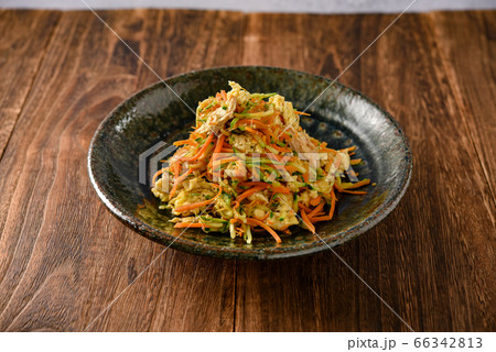 ズッキーニと人参のしりしり 66342813