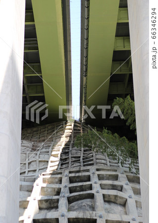 高速道路高架下　東海環状道 66346294