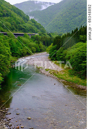 岐阜・神通川（高原川）と国道41号スノーシェッド 66348892