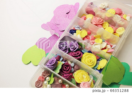 薔薇の花 花びら ハート型 いろいろなパーツ イメージの写真素材