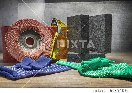 Different tools for sanding and safety health work 66354830