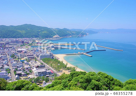 兵庫県　淡路島　洲本城から洲本市内や大浜を望む 66355278