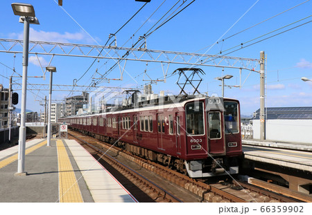 阪急 神戸線 園田駅の8000系電車 阪急 神戸線 園田駅の8000系電車 66359902