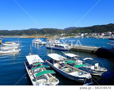 秋晴れの加太漁港 66359970