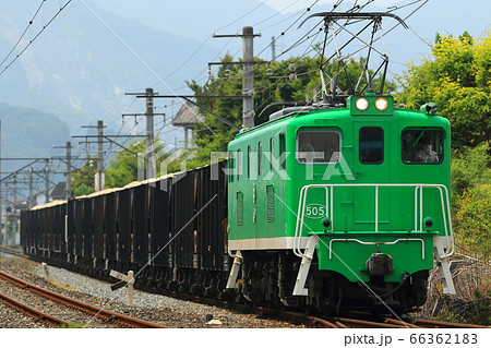 秩父鉄道鉱石貨物列車（デキ505） 66362183