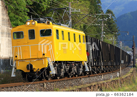 秩父鉄道鉱石貨物列車（デキ502） 66362184