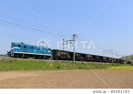 秩父鉄道鉱石貨物列車（デキ302） 66362185