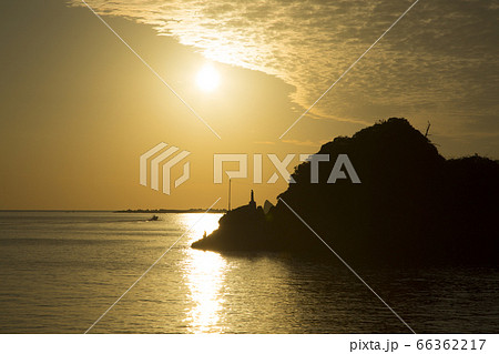 天草市河浦町﨑津マリア像の夕陽 66362217