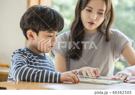 ライフスタイル 韓国人 ママ 66362505