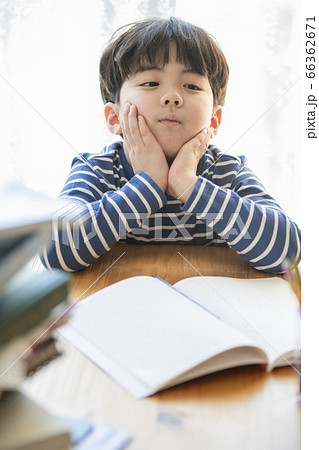人物 子供 勉強 66362671