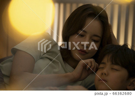 韓国人 ママ 母 66362680