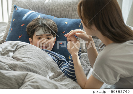 韓国人 ママ 母 66362749