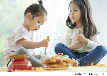 ライフスタイル 女性 女 66362854