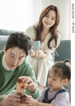 ポートレート 人物 家族 66362998