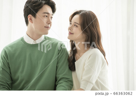 ライフスタイル 韓国人 夫婦 66363062
