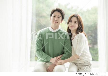 ポートレート 韓国人 夫婦 66363080