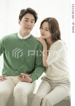 ポートレート 韓国人 夫婦 66363101