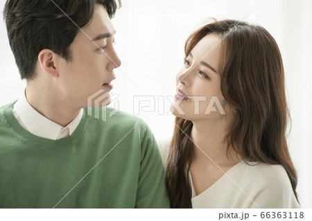 ポートレート 韓国人 夫婦 66363118