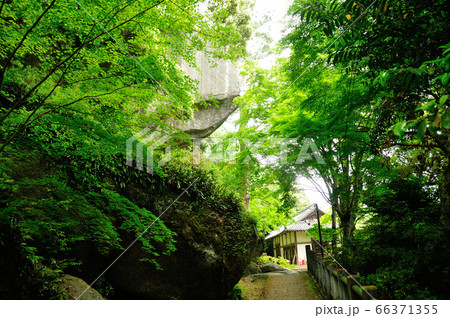 笠置寺　笠置石・正月堂 66371355
