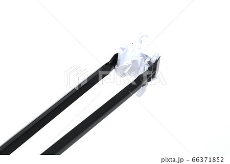 ゴミ拾い 66371852