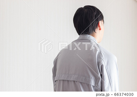 猫背　男性 66374030