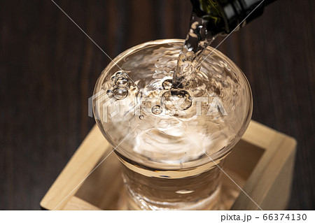 日本酒の盛りこぼし(もっきり) 日本酒の盛りこぼし(もっきり) 66374130