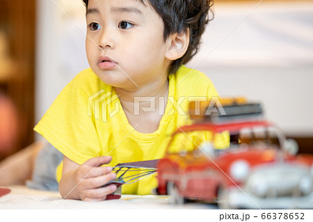 子供 ライフスタイル 男の子 66378652