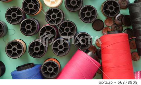 Composition with threads and sewing accessories  66378908