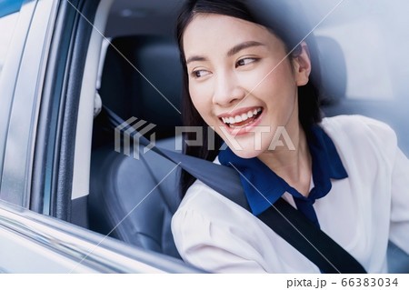 美人 女性 自動車 車 運転 人物 素材 美人 女性 自動車 車 運転 人物 素材 66383034