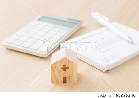 医療費 医療費 66385346