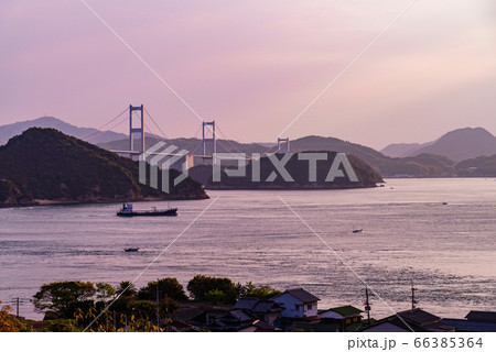 (瀬戸内しまなみ海道)来島海峡 夜明け (瀬戸内しまなみ海道)来島海峡 夜明け 66385364