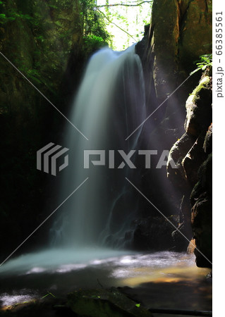 小屋原温泉滝 66385561