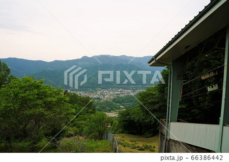 山頂 宝登山 秩父 神社 野外 山 空 木 緑 自然 山頂 宝登山 秩父 神社 野外 山 空 木 緑 自然 66386442