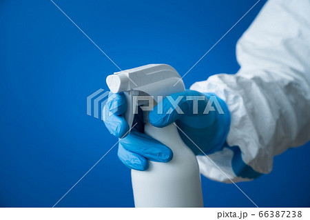 防護服を着た人 66387238