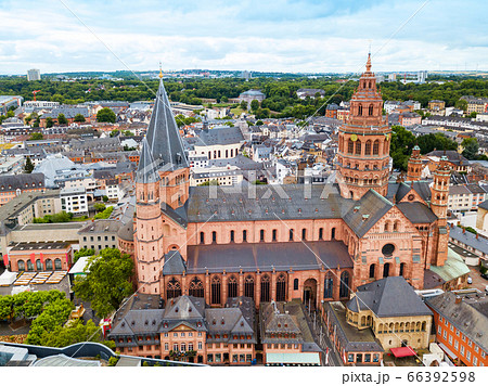 Mainz cathedral aerial view, Germany 66392598