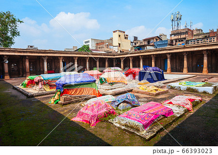 Rani No Hajiro Tomb, Ahmedabad Rani No Hajiro Tomb, Ahmedabad 66393023