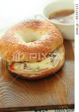 チーズベーグル 66397133