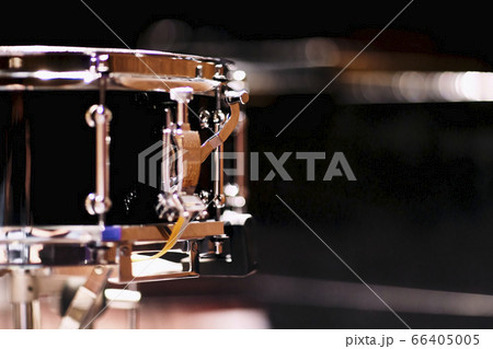 Close-up of drum 66405005