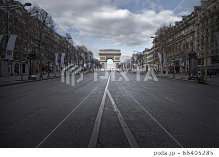 France, Paris, Street with Triumphal Arch at end France, Paris, Street with Triumphal Arch at end 66405285