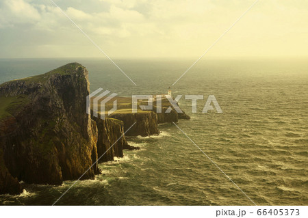 United Kingdom, England, Lighthouse on cliff United Kingdom, England, Lighthouse on cliff 66405373