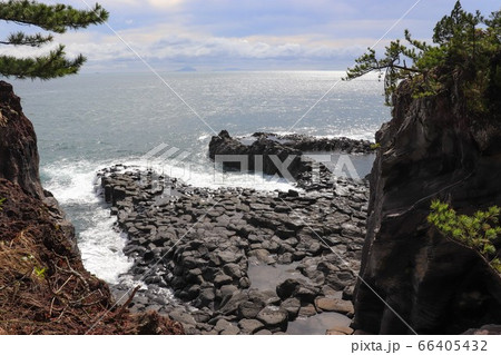 城ヶ崎海岸の大淀小淀（静岡県伊東市） 66405432