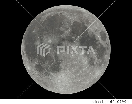 満月のリアルな月凹凸フラット Nasa提供の素材から作成 ３dcgのイラスト素材