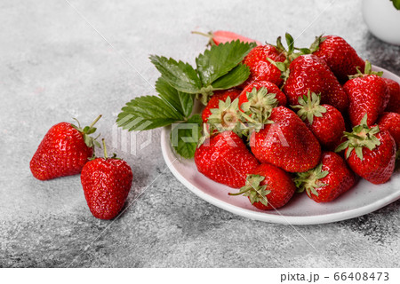 Beautiful juicy fresh strawberries Beautiful juicy fresh strawberries 66408473