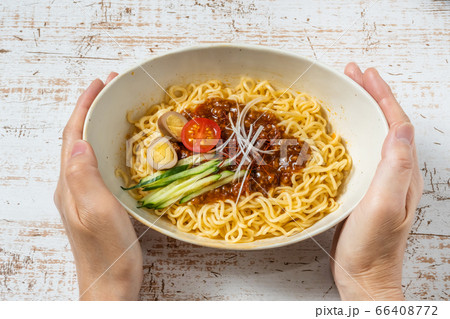 炸醤麺　ジャージャー麺 66408772