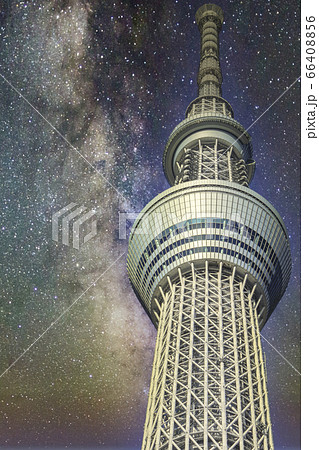 東京スカイツリーと天の川星空 合成 東京スカイツリーと天の川星空 合成 66408856
