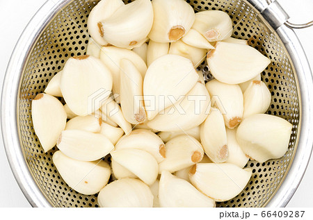 皮剥きしたニンニク 66409287
