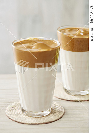 ダルゴナコーヒー　Dalgona Coffee 66412276