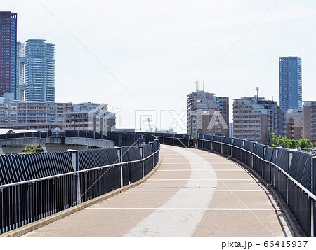 福岡市東区の「あいたか橋」から撮った人工島のビル街 66415937