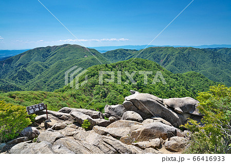 【御在所岳 山上公園 (望湖台)】 三重県三重郡菰野町大字菰野 ロープウェイ山上公園駅 【御在所岳 山上公園 (望湖台)】 三重県三重郡菰野町大字菰野 ロープウェイ山上公園駅 66416933